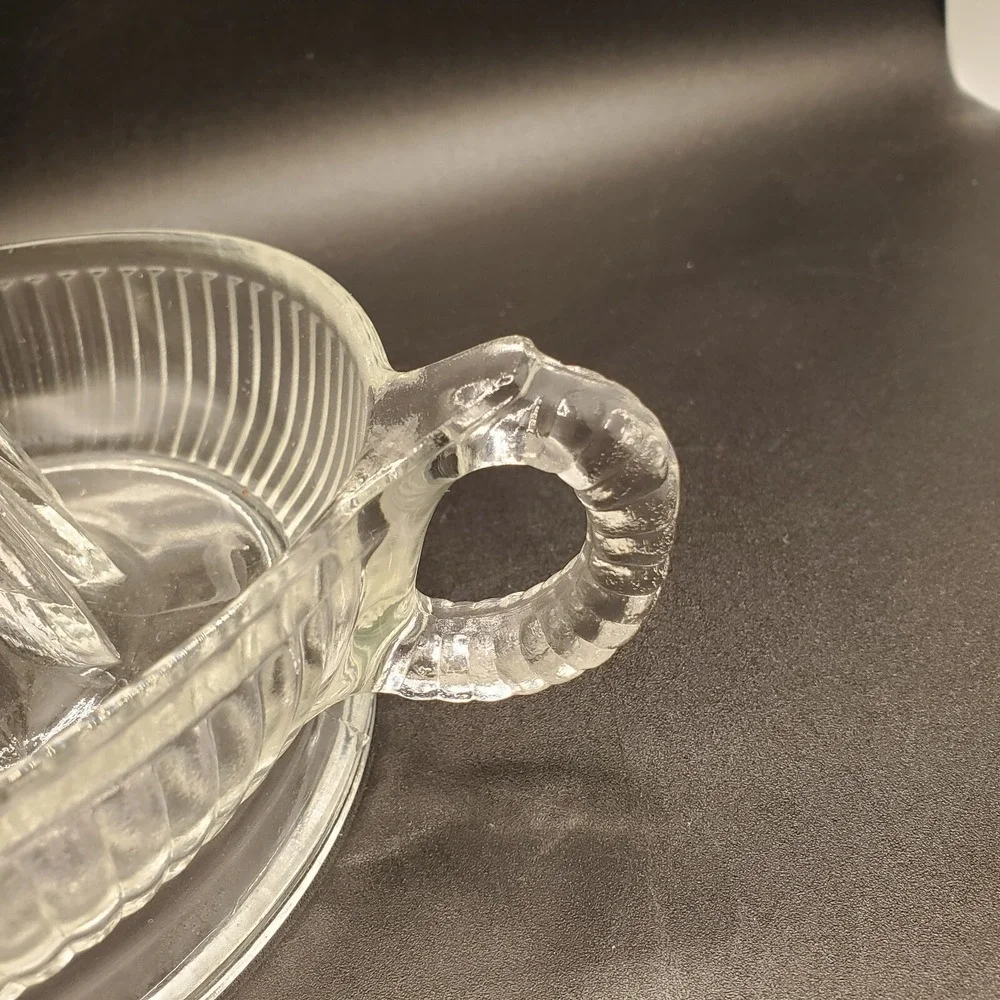 Juicer Vtg Clear Glass Reamer Ribbed Pressed Glass Orange Lemon Handle Spout 7.5